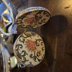Floral Compact Mirror with Intricate Design